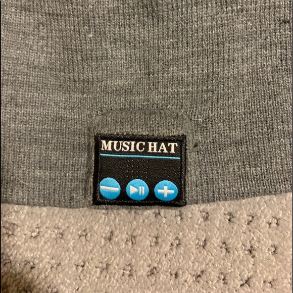 πΆπ΅ MUSIC HAT/BEANIE PLAYS MUSIC BLUETOOTH πΆπ΅ - Picture 3 of 5